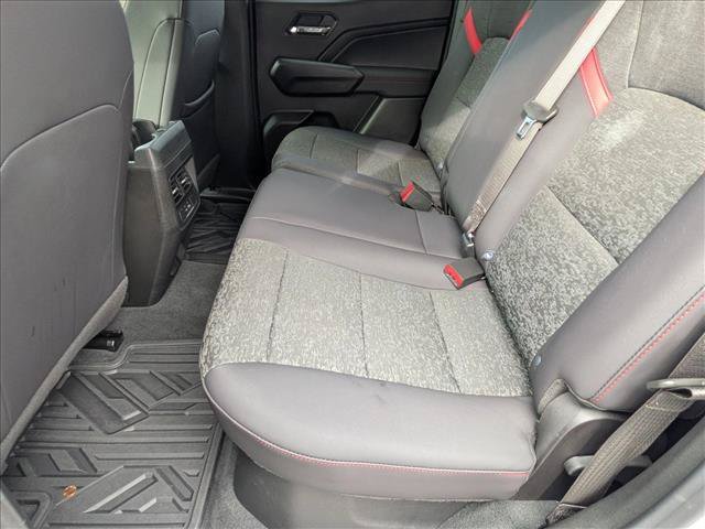 Used 2025 Chevrolet Colorado Z71 AWD/4WD image 18
