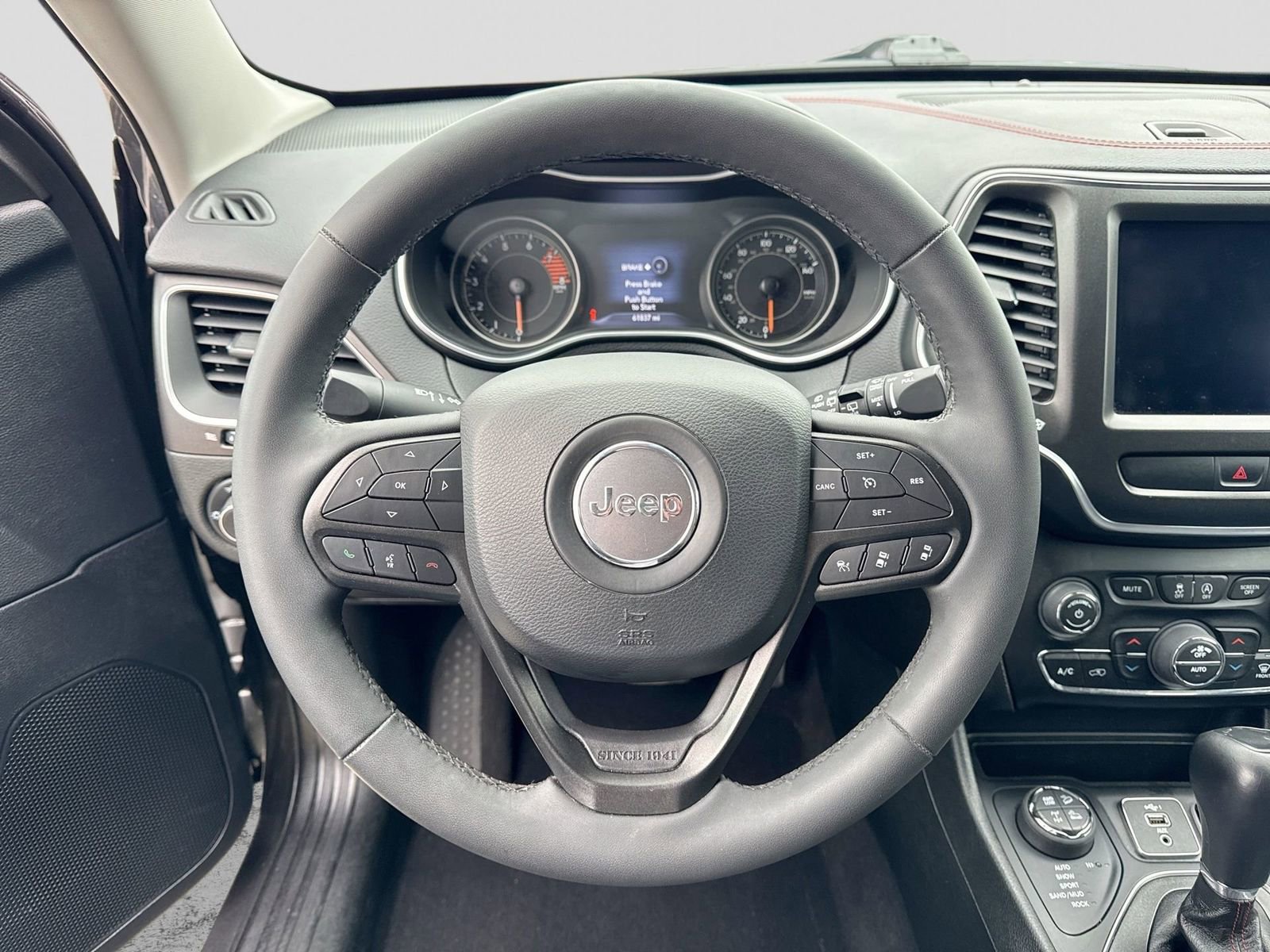 Used 2022 Jeep Cherokee Trailhawk w/ Trailhawk Elite Value Package image 24