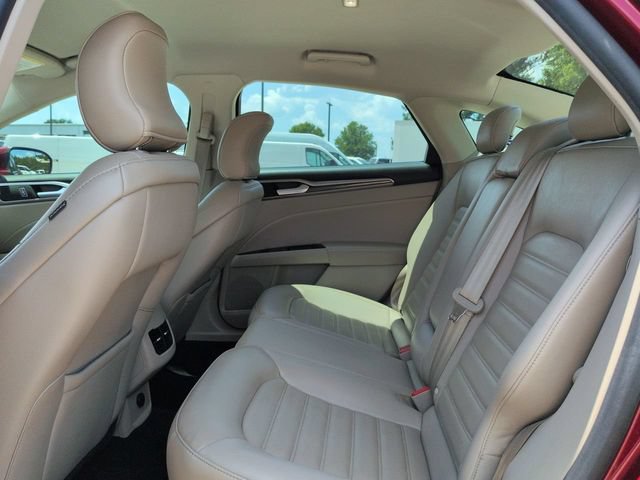 Certified 2018 Ford Fusion SE w/ Fusion SE Technology Package FWD image 16
