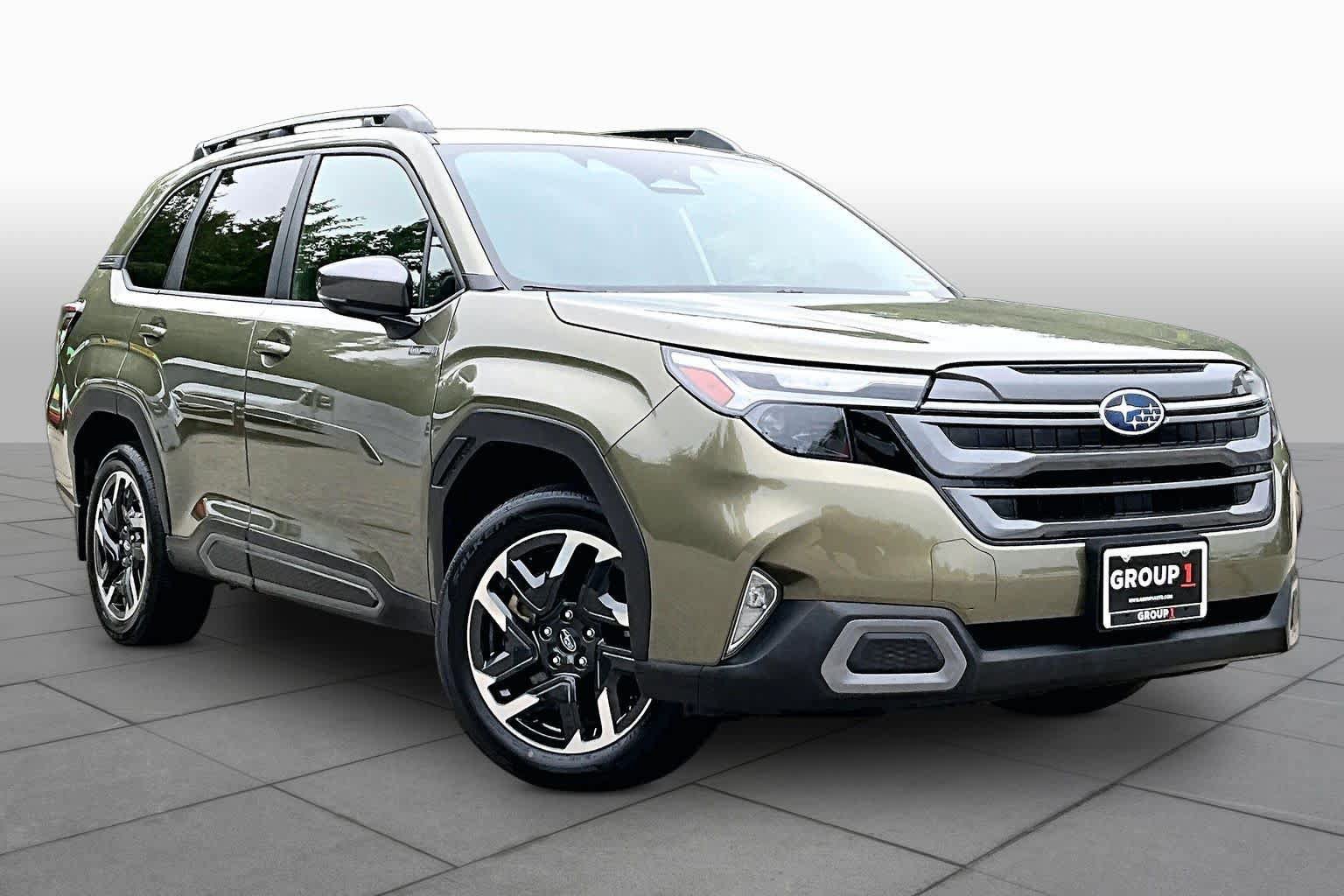 Used 2025 Subaru Forester Limited AWD/4WD image 3