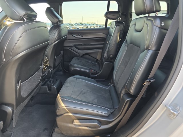 Used 2023 Jeep Grand Cherokee L Laredo AWD/4WD image 11