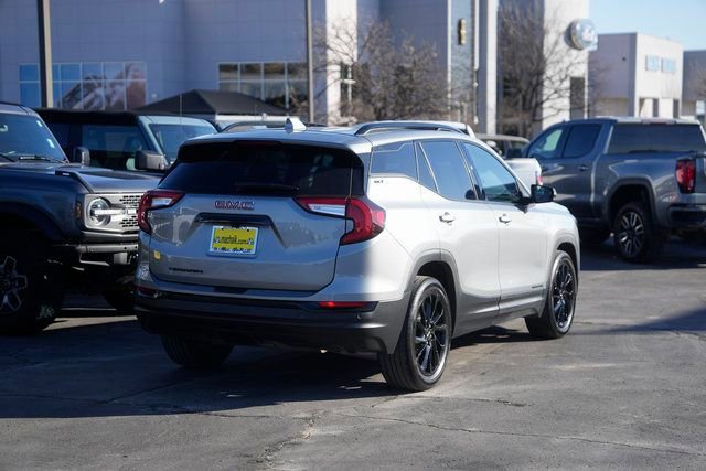 Used 2023 GMC Terrain SLT w/ Tech Package image 4