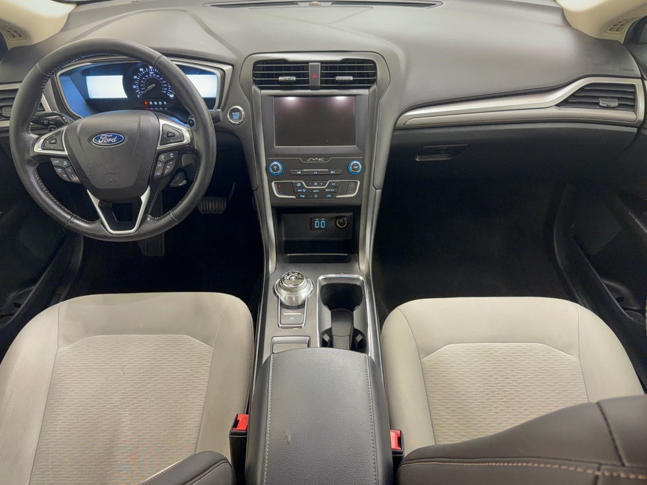 Certified 2019 Ford Fusion SE w/ Equipment Group 151A FWD image 17