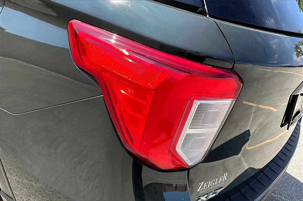 Certified 2022 Ford Explorer XLT w/ Equipment Group 202A image 30
