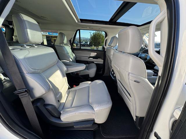 Certified 2025 Ford Expedition Active AWD/4WD image 30