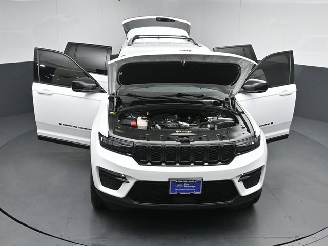 Used 2023 Jeep Grand Cherokee Limited w/ Black Appearance Package AWD/4WD image 53