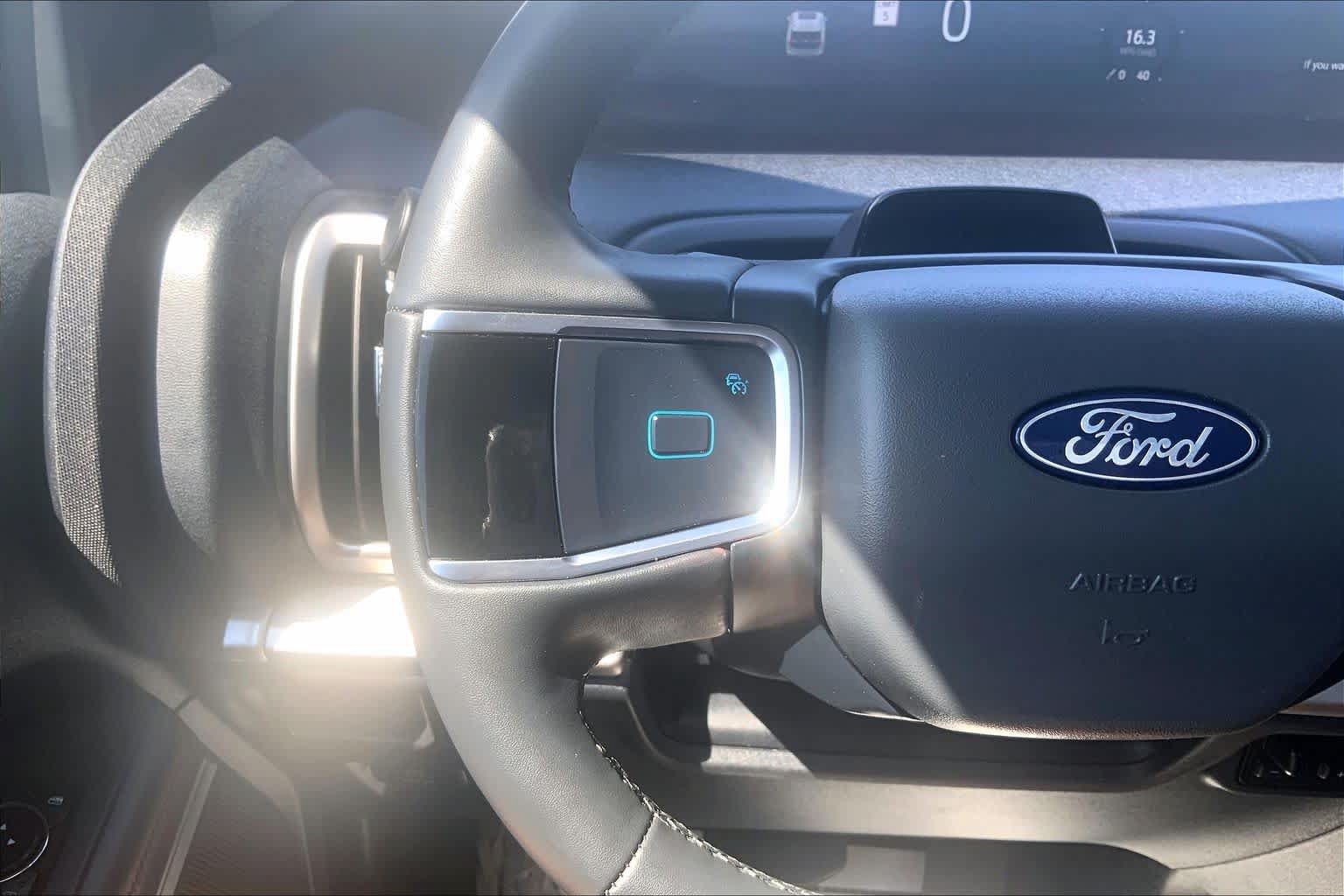 Certified 2025 Ford Expedition Active RWD image 24