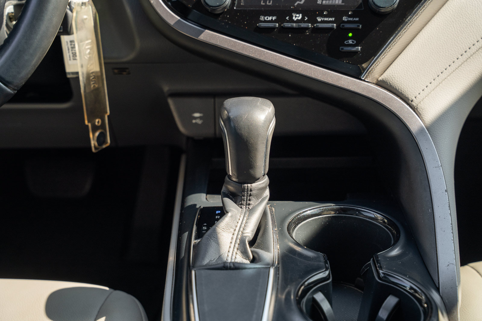 Used 2018 Toyota Camry SE FWD image 29