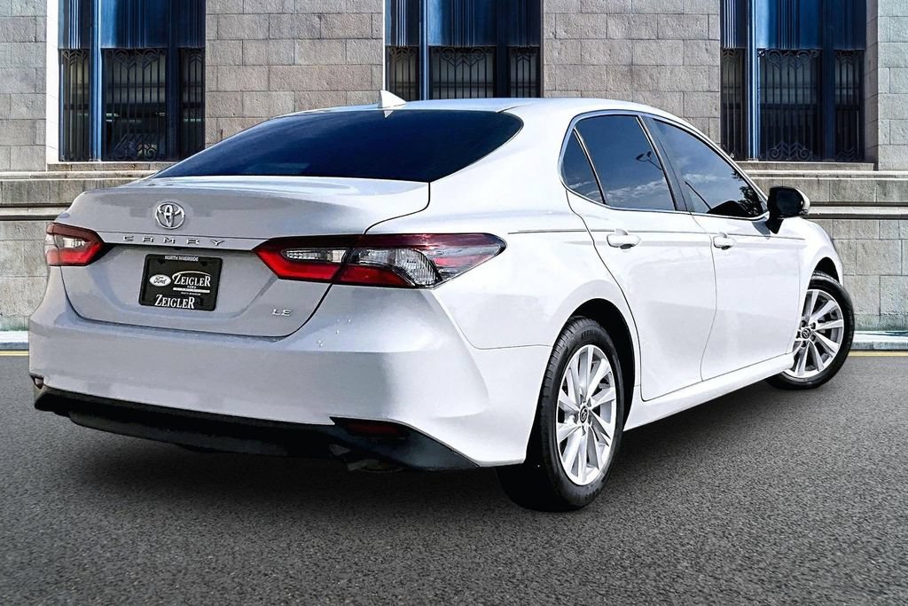 Used 2024 Toyota Camry LE w/ Convenience Package FWD image 11