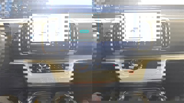 Certified 2025 Ford Expedition Active image 21