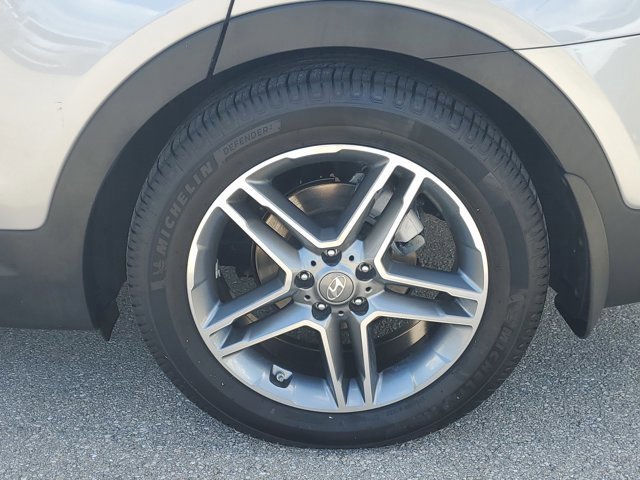 Used 2018 Hyundai Santa Fe SE Ultimate w/ SE Ultimate Tech Package 03 image 9