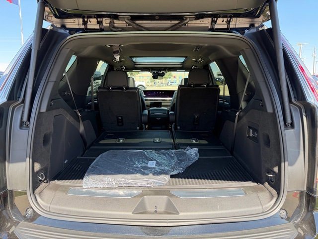 Used 2026 Cadillac Escalade Luxury w/ LPO, Floor Liner Package image 8