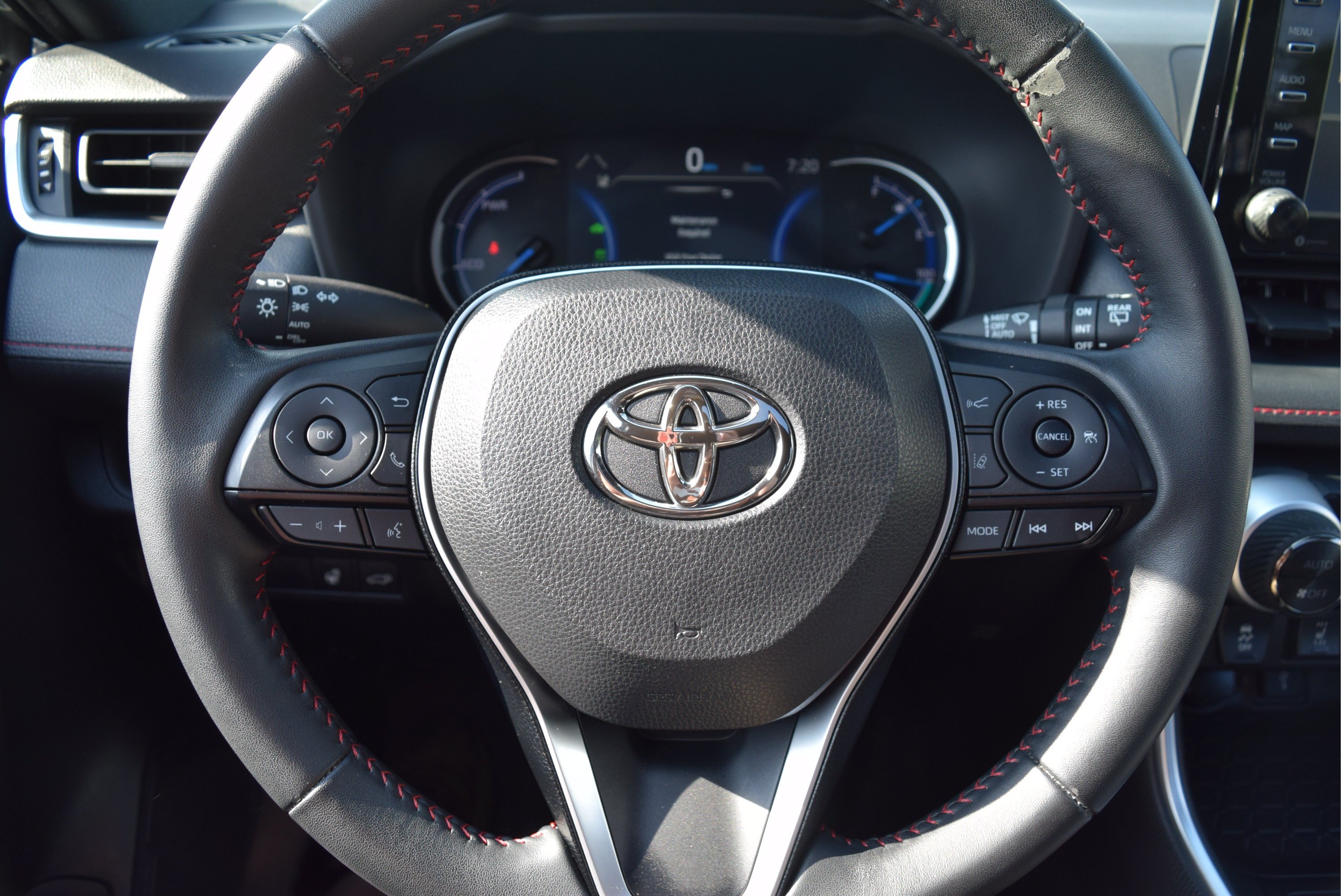 Used 2021 Toyota RAV4 SE w/ Weather & Moonroof Package AWD/4WD image 13