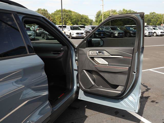Certified 2025 Ford Explorer ST AWD/4WD image 31
