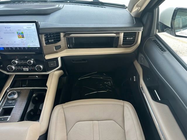 Certified 2023 Ford Expedition Limited image 13