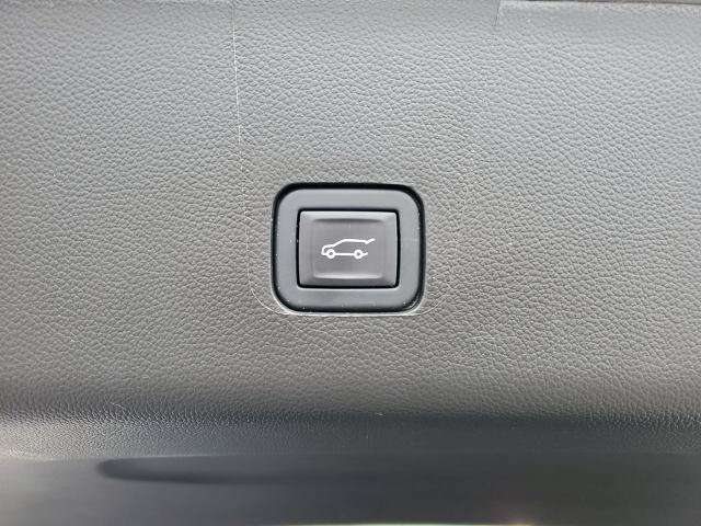 Used 2024 Chevrolet Traverse LT FWD image 28