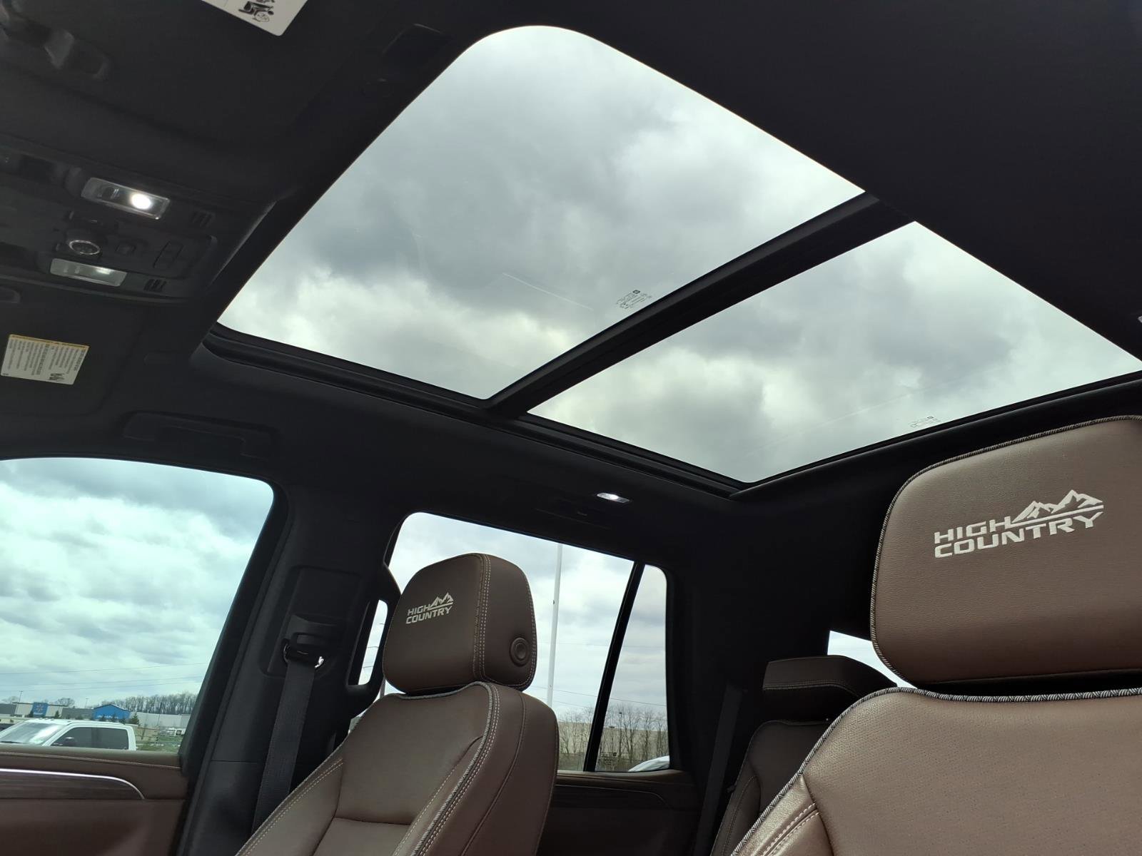 Used 2021 Chevrolet Tahoe High Country w/ Premium Package image 16