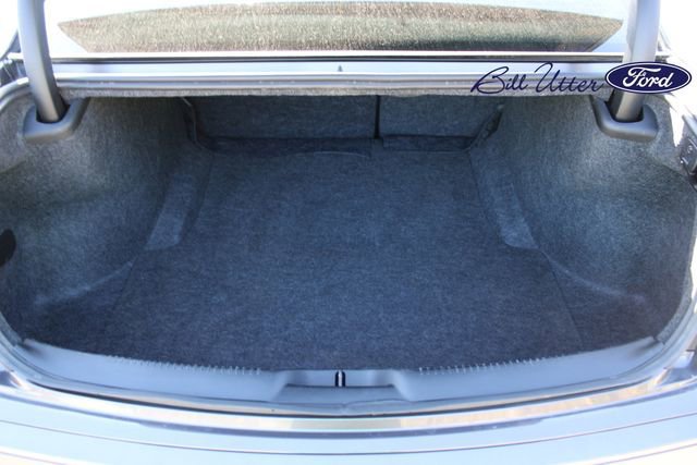 Used 2023 Chrysler 300 Touring w/ Sport Appearance Package image 10