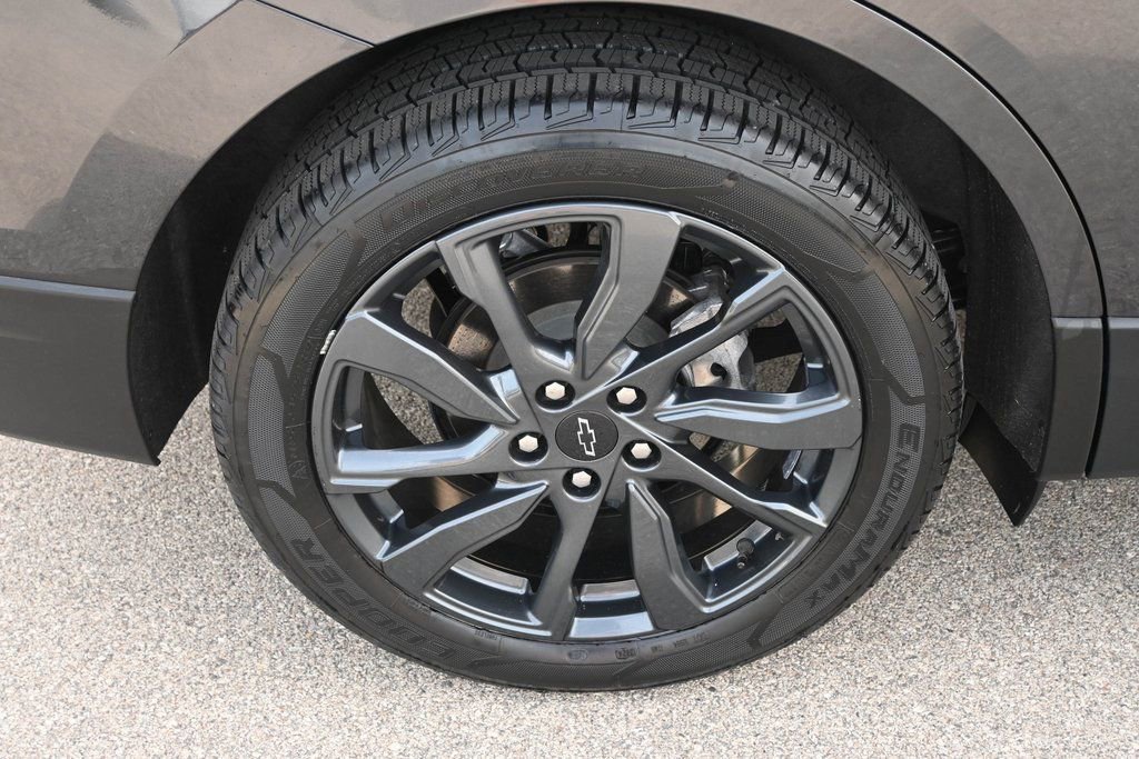 Used 2022 Chevrolet Equinox RS w/ Infotainment Package image 16