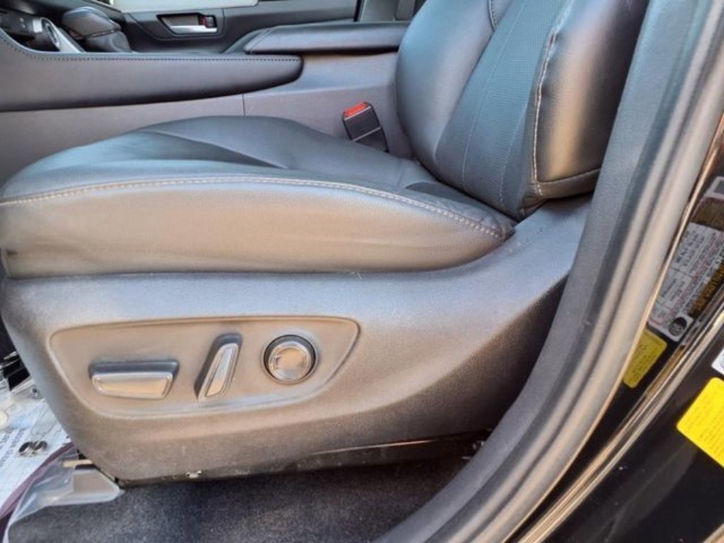 Used 2024 Toyota Grand Highlander Platinum image 89