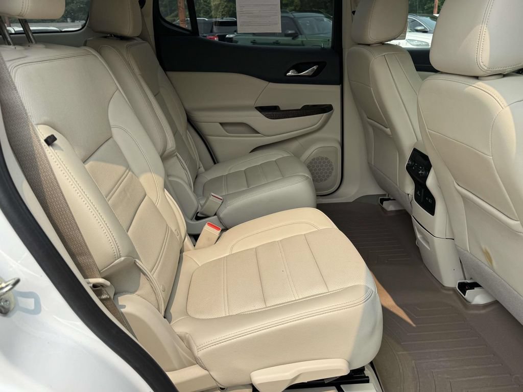 Used 2023 GMC Acadia Denali w/ Denali Ultimate Package FWD image 16