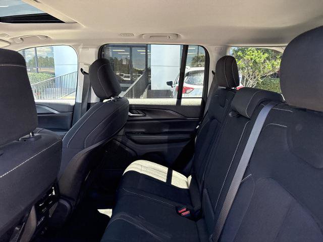 Used 2024 Jeep Grand Cherokee Laredo X RWD image 6