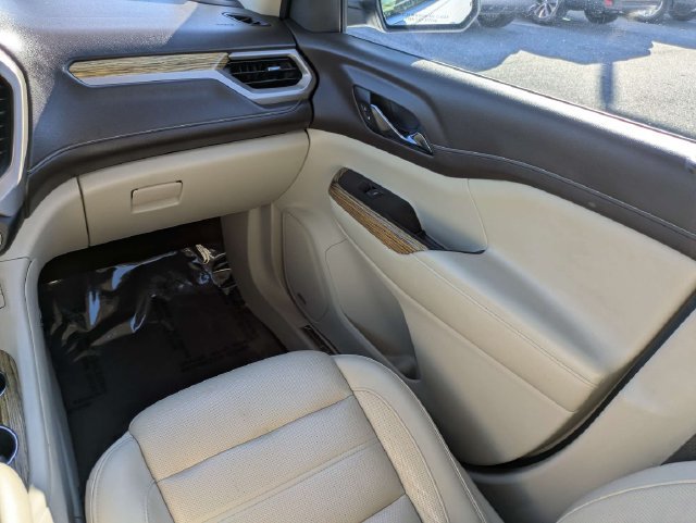 Used 2019 GMC Acadia Denali w/ Technology Package AWD/4WD image 17