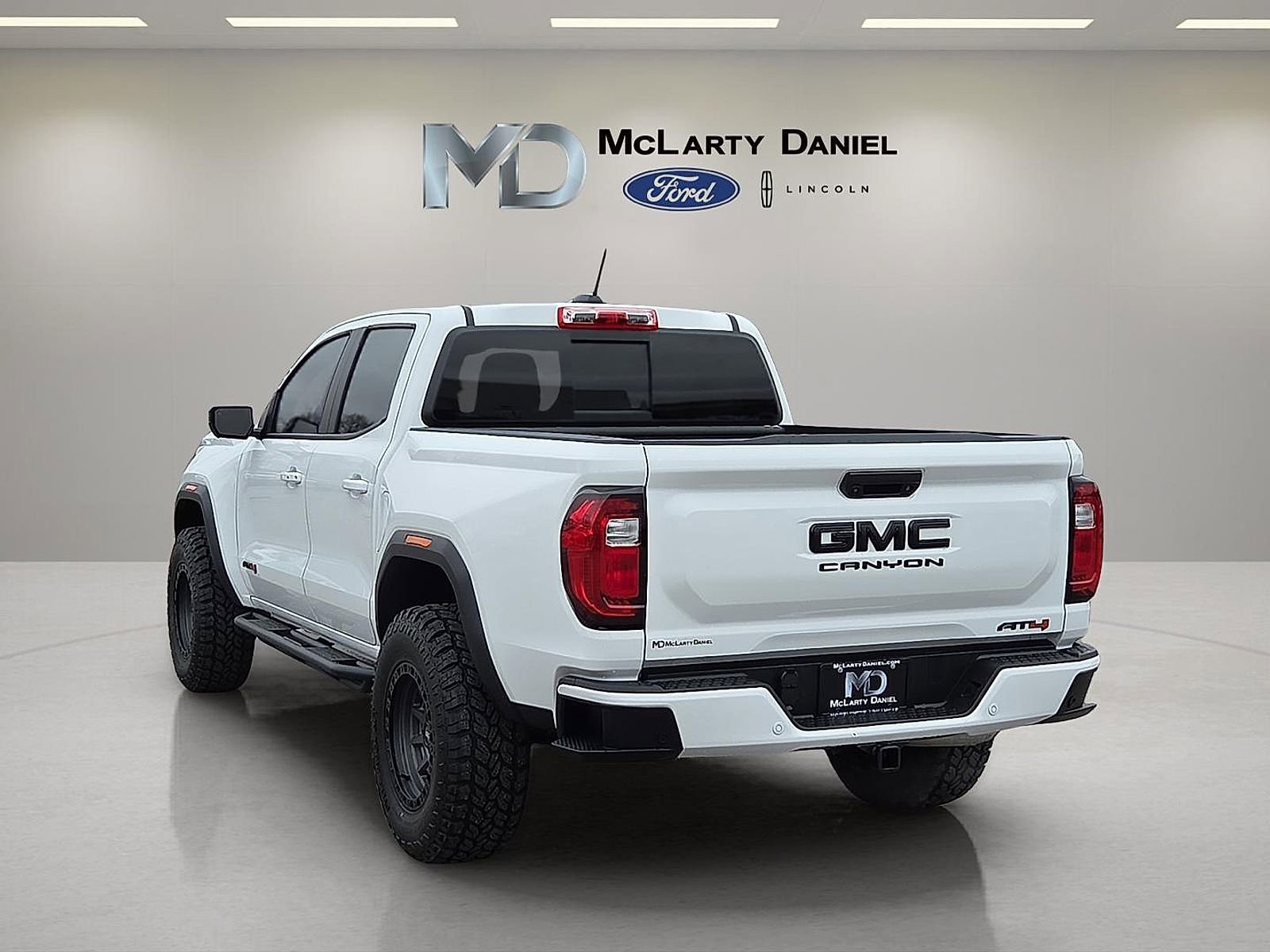 Used 2025 GMC Canyon AT4 w/ Technology Plus Package image 4