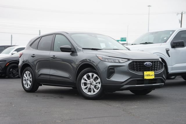 Certified 2025 Ford Escape Active w/ Tech Pack #1 FWD image 2