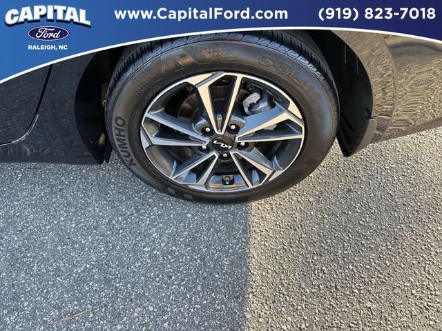 Used 2024 Kia Forte LXS image 13