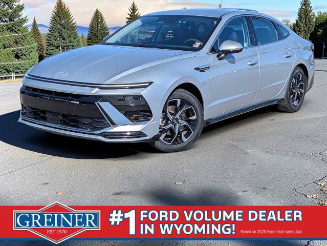 Used 2025 Hyundai Sonata SEL FWD image 1