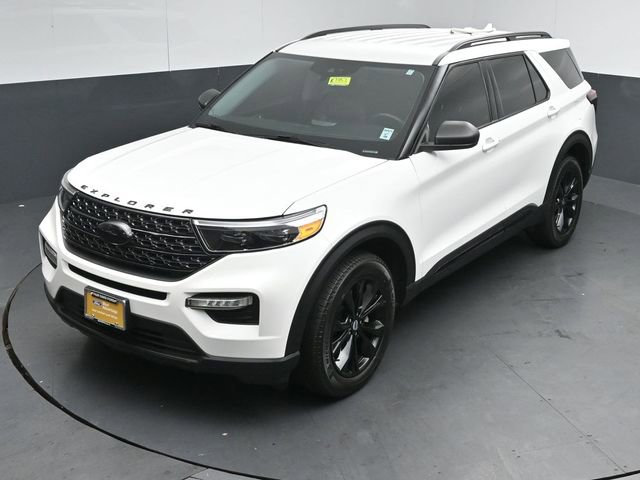 Certified 2022 Ford Explorer XLT w/ Equipment Group 202A AWD/4WD image 47