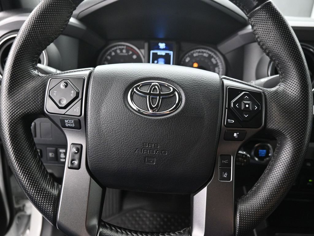 Used 2022 Toyota Tacoma TRD Sport image 11