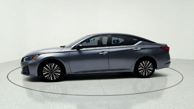 Used 2024 Nissan Altima 2.5 SV FWD image 4