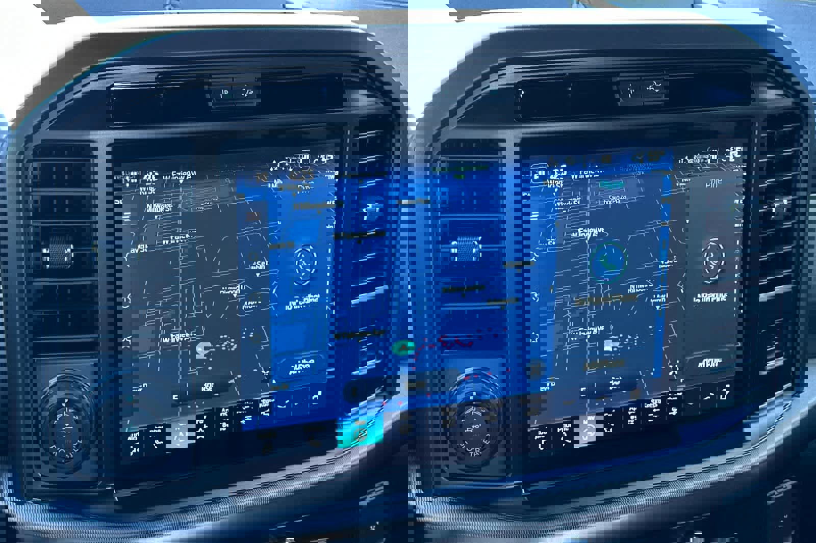 Certified 2025 Ford F150 Lariat w/ Equipment Group 501A Mid image 18