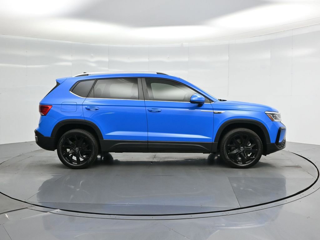 Used 2022 Volkswagen Taos SEL w/ Panoramic Sunroof Package image 8