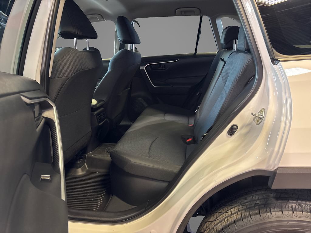 Used 2024 Toyota RAV4 LE AWD/4WD image 11