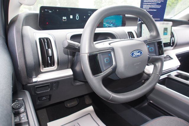 Certified 2025 Ford Expedition Active RWD image 18