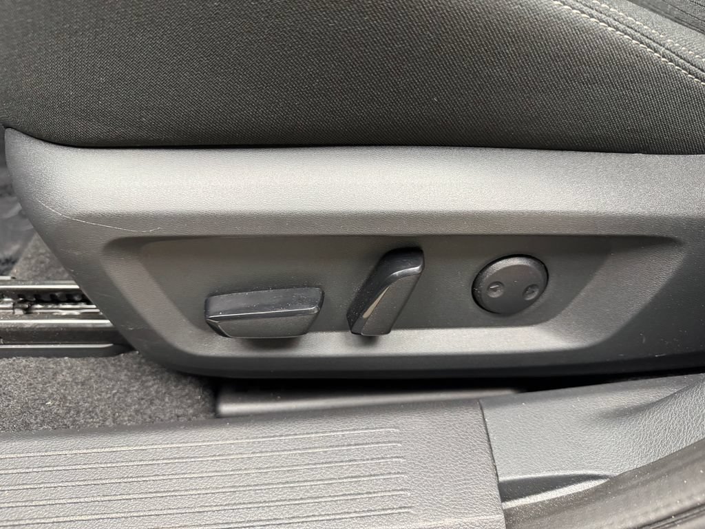 Used 2023 Nissan Rogue SV AWD/4WD image 11