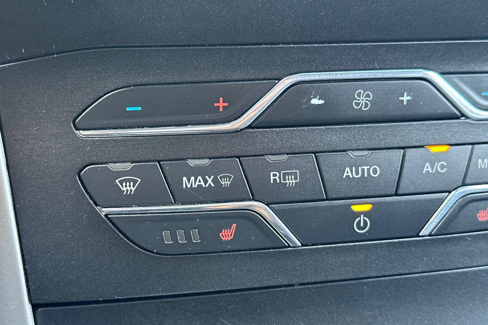 Certified 2019 Ford Edge SEL w/ Equipment Group 201A AWD/4WD image 29