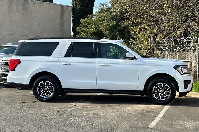 Certified 2024 Ford Expedition Max XLT image 7