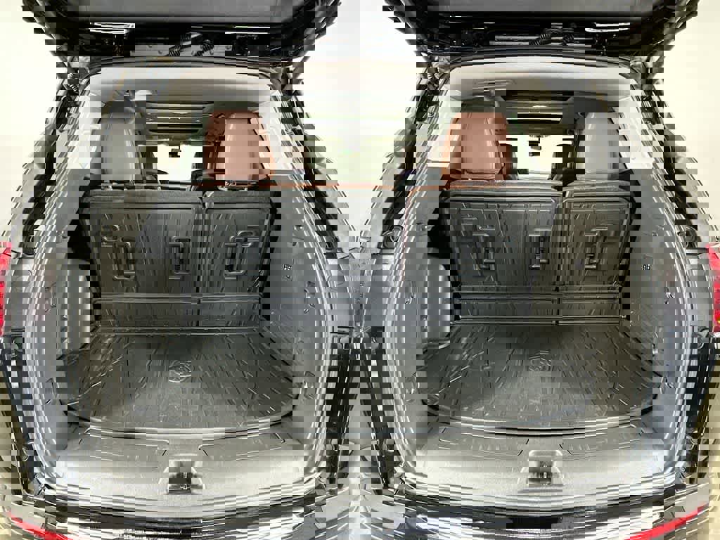 Used 2021 Buick Enclave Avenir w/ Avenir Technology Package image 21