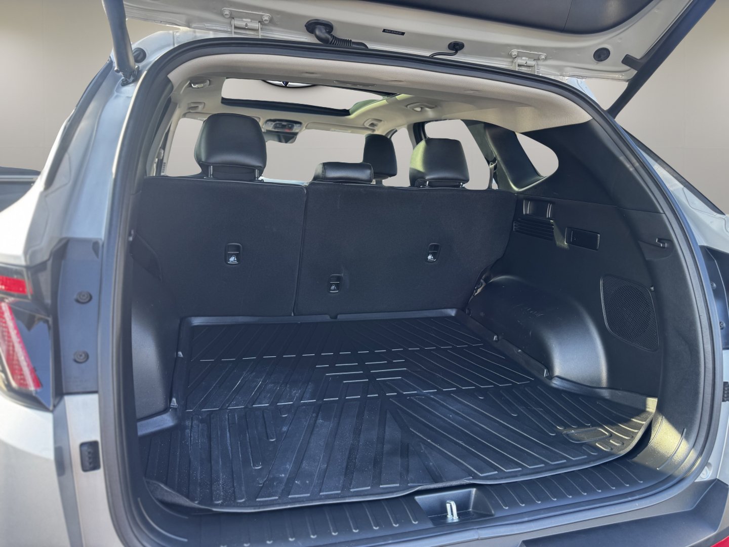 Used 2023 Hyundai Tucson Limited AWD/4WD image 17