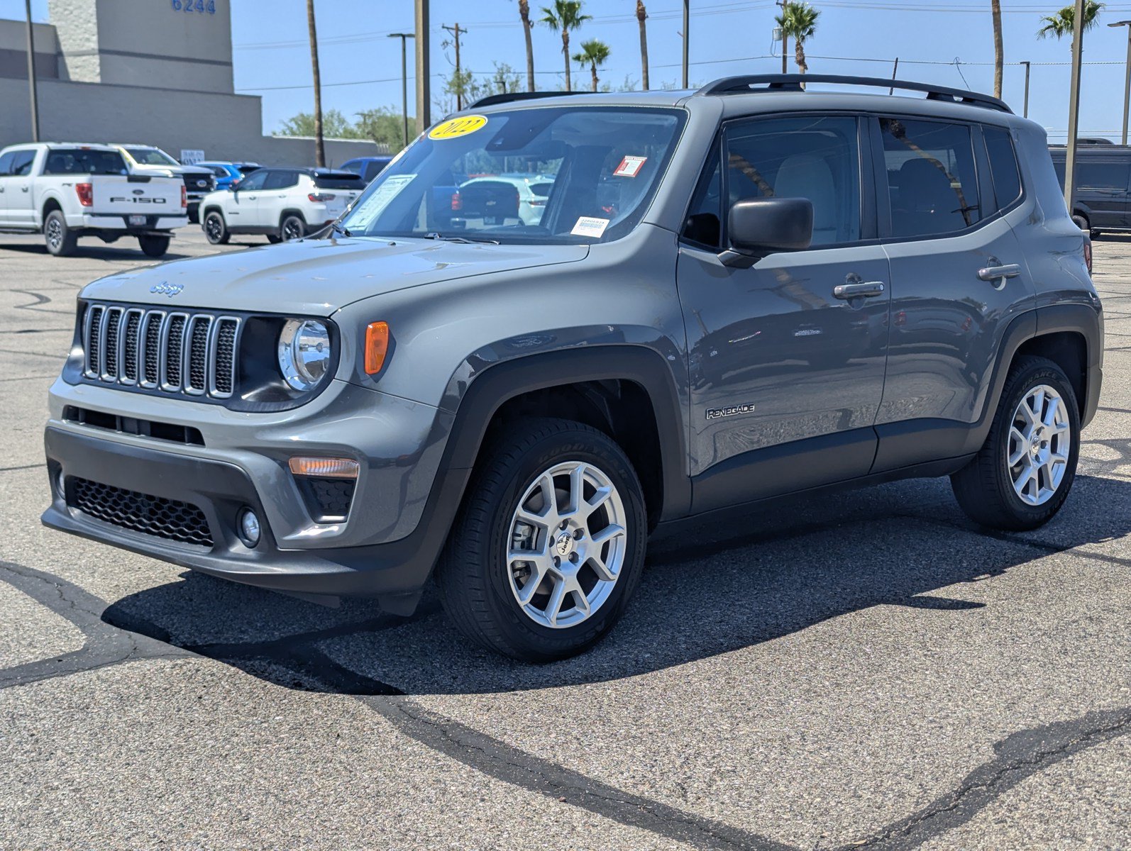 Used 2022 Jeep Renegade Latitude AWD/4WD image 6