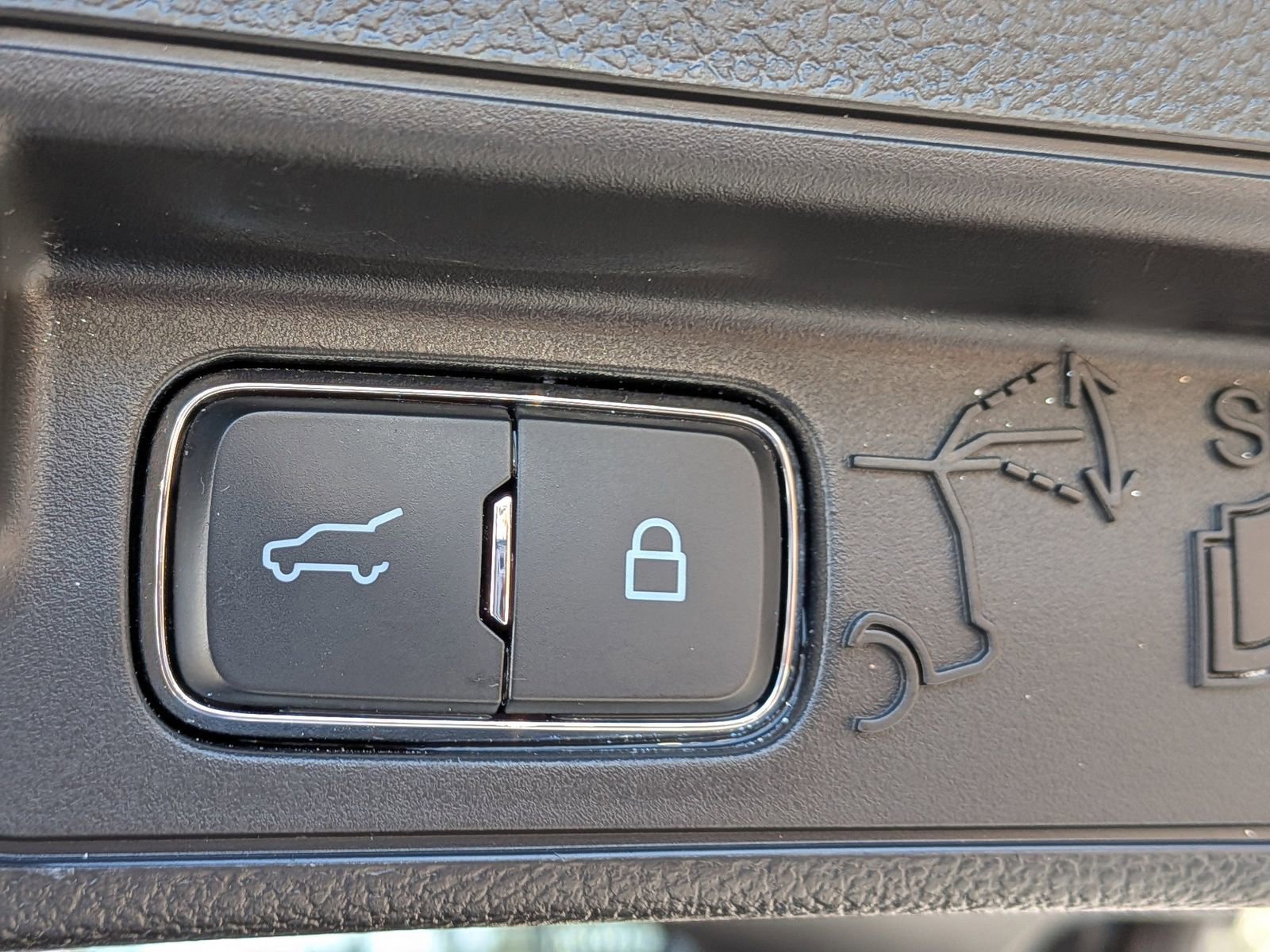 Certified 2023 Ford Explorer ST-Line w/ Class IV Trailer Tow Package image 15