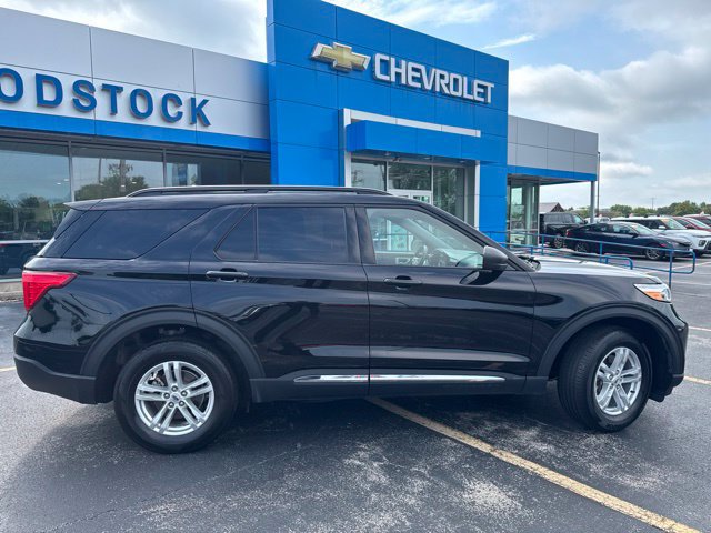 Certified 2023 Ford Explorer XLT w/ Equipment Group 202A AWD/4WD image 2