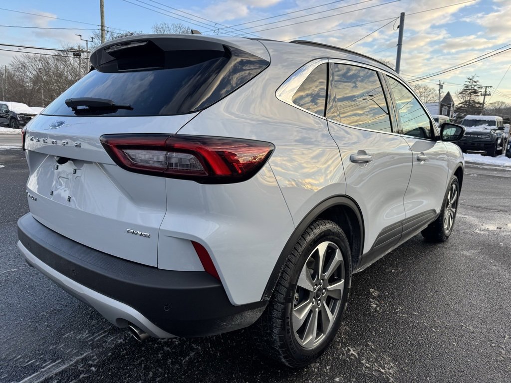 Certified 2025 Ford Escape Platinum image 9