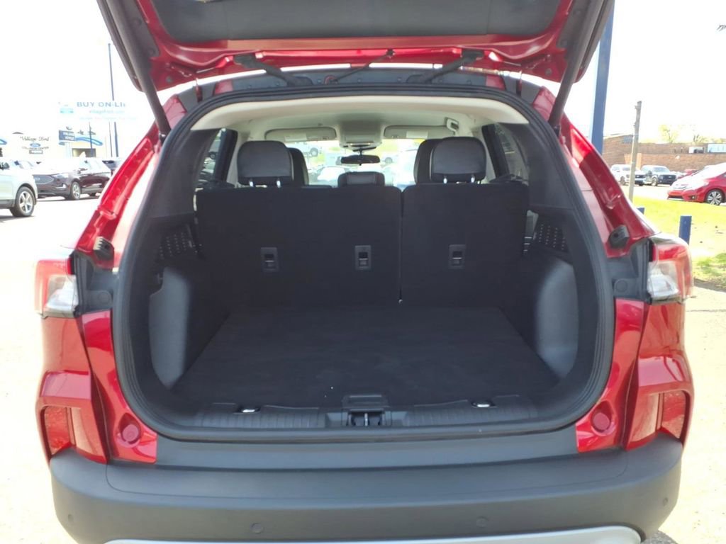 Certified 2022 Ford Escape SEL AWD/4WD image 10