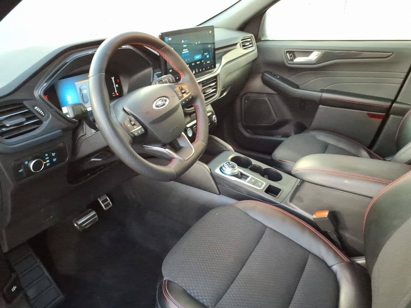 Certified 2023 Ford Escape ST-Line w/ Tech Pack #1 AWD/4WD image 10