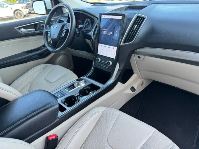 Certified 2022 Ford Edge Titanium w/ Equipment Group 301A AWD/4WD image 31